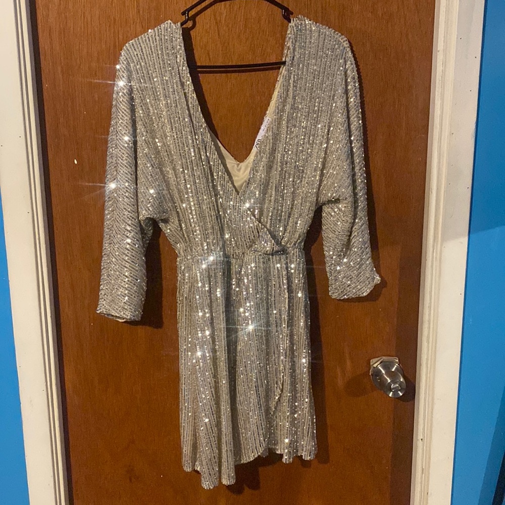 V neck dress